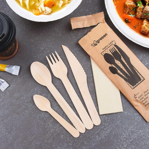 Bestecksets aus Holz 5-teilig Gabel Messer Löffel Kaffeelöffel Serviette hygienisch verpackt, 50 Sets