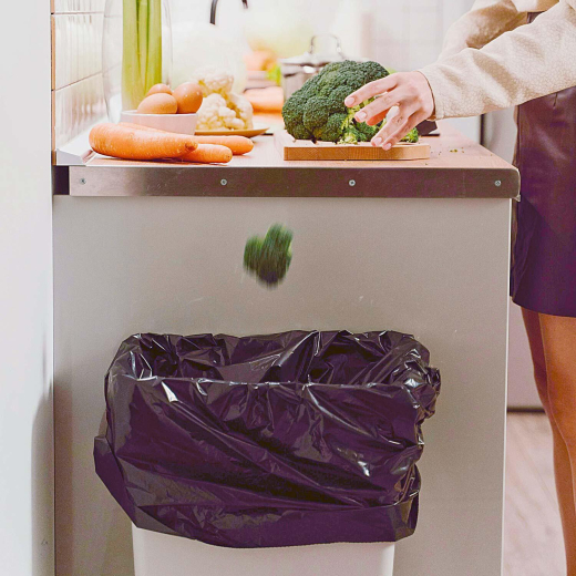 Mülleimerbeutel 30 Liter, 50 x 60 cm gerollt schwarz, stark, 500 Stk.
